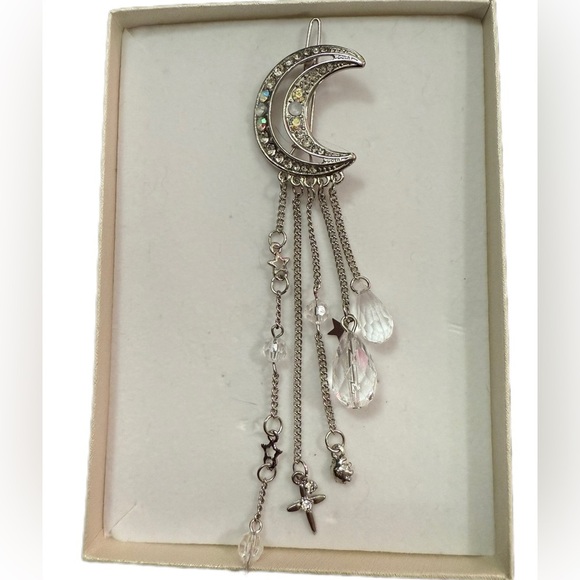 Silver Crescent Moon hair accessory clip - Picture 3 of 3
